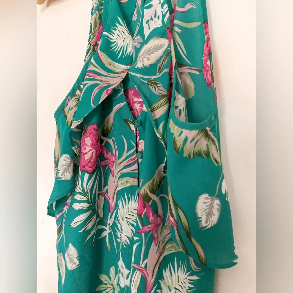 Francesca’s High Neck Tank Top - Picture 8 of 11